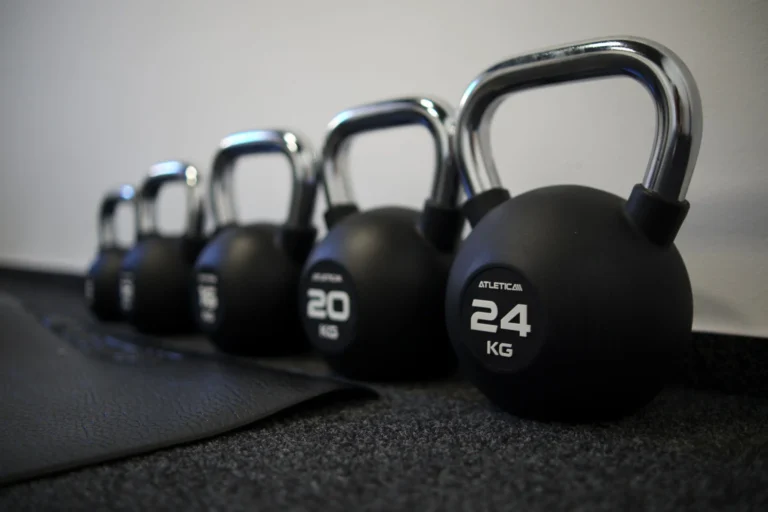 cinky-kettlebells-atletica-posilovna-ostrava
